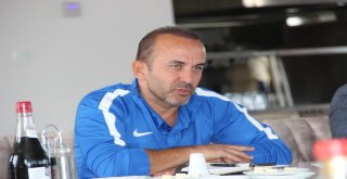 B.b. Erzurumspor Teknik Direktör Mehmet Özdilekle Sözleşme İmzaladı