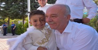 Dursunbey Belediyesinden Dillere Destan Sünnet Şöleni