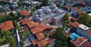 Molla Zeyrek Camiinin Restorasyonu Bitti, Sıra Çevresinde