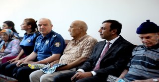 Emniyetten Bayram Öncesi Huzurevi Sakinlerine Moral Ziyareti