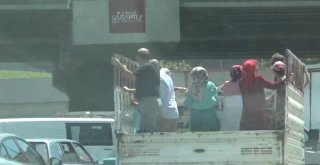 Mezarlık Dönüşü Kamyonette Tehlikeli Yolculuk