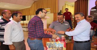 Başkan Tutal, Belediye Personeliyle Bayramlaştı