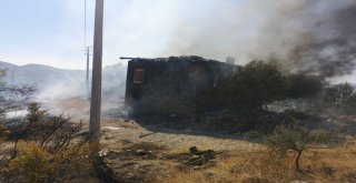 Manavgatta 3 Hektar Tarım Arazisi Ve Atıl Durumdaki Bir Ev Yandı