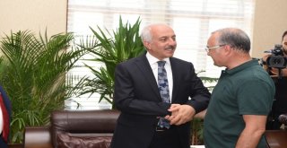 Başkan Gül, Halkla Bayramlaştı