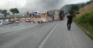 Devrilen Kargo Kamyonu Alev Aldı