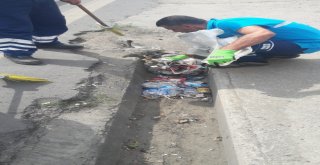 İbb Ekipleri Beklenen Yağış Önce Temizlik Çalışmaları Yaptı