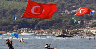 30 Ağustosu Denizde Kutladılar