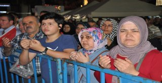 Manisalılar 15 Temmuzda Yine Meydanı Doldurdu