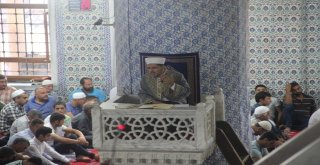 Peygamberler Şehrinde Binlerce Kişi Bayram Namazı İçin Balıklıgöle Akın Etti