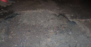 Kadıköyde Yol Çöktü