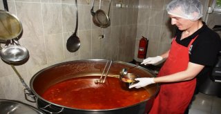 Dost Eli Aşevinden İhtiyaç Sahiplerinin Sofrasına