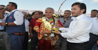 Altın Kirazın Başpehlivanı Ali Gürbüz Oldu