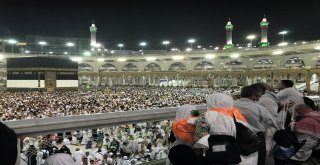 Müslümanlar Kabeye Akın Etti