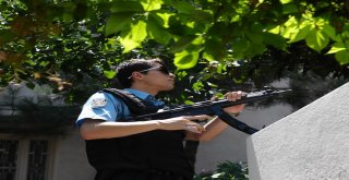 Bursada Annesini Rehin Alıp Bırakan Ve Polislere Direnen Şahıs Teslim Oldu