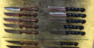 Bursa Bıçaklarıyla Tıraş Bile Yapılıyor