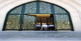 Başkan Çelik Asri Mezarlıkta İncelemelerde Bulundu