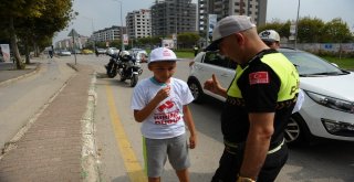 Trafikte Hatalı Anne-Babalara Kırmızı Düdük