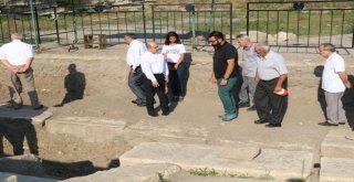 Vali Ve Başkan Kazı Çalışmalarını İnceledi