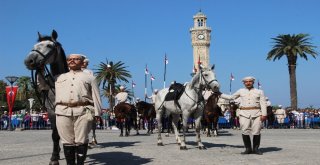 İzmir'in İşgalden Kurtuluşunun Yıl Dönümünde Duygulandıran Tören