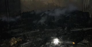 Gergerde Ahır Yangını Paniğe Neden Oldu