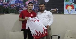 Millilerden Başkan Yavaşa Şampiyonluk Sözü