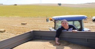 Eşini Kaybetti Mücadeleden Yılmadı Azmiyle Köylü Kadınlara Örnek Oldu