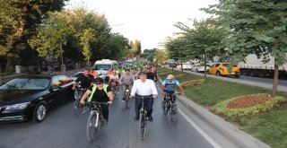 Makam Aracını Terk Eden Başkanlar Bisiklet Turunda Buluşuyor