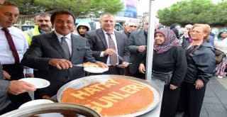 Kadıköyde Künefe İkramı Uzun Kuyruklar Oluşturdu