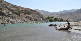 (Özel) Terörle Gündeme Gelen Bestler Dereler, Antalya Plajlarını Aratmıyor