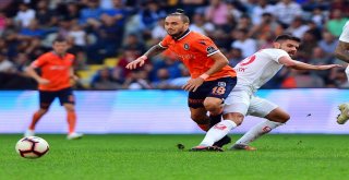 Spor Toto Süper Lig: Medipol Başakşehir: 1 - Antalyaspor: 0 (İlk Yarı)