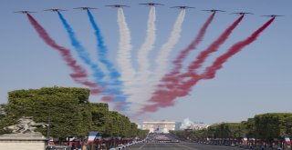 Pariste Ulusal Bayram Coşkusu