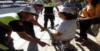 Hatalı Sürücüleri Uyardı, Bisiklet Kazandı