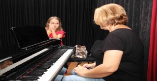 Bayraklı Yeni Yeteneklerini Seçti