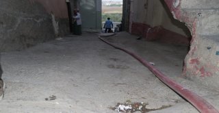 Yangında Mahsur Kalan Vatandaşı İtfaiye Kurtardı