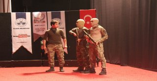 Elazığda “Umudun Adı Mavi” Tiyatro Oyunu Sahnelendi