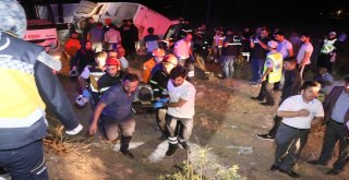 Aksarayda Otobüs Şarampole Devrildi: 6 Ölü, 44 Yaralı