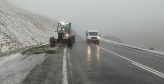 Van Karabet Geçidinde Kar Etkili Oluyor