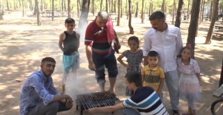 Kurbanını Kesen Gaziantepliler Soluğu Piknikte Aldı