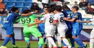 Spor Toto Süper Lig: Kasımpaşa: 0 - Akhisarspor: 0 (İlk Yarı)