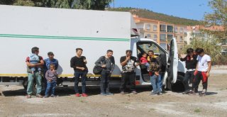 Ayvalıkta 28 Kaçak Göçmen Yakalandı