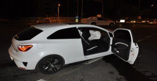 Kaza Sonrası Tarlaya Uçan Otomobilde 1İ Ağır 4 Kişi Yaralandı