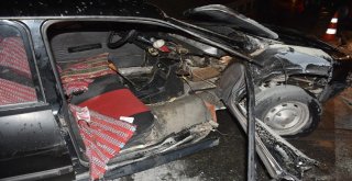 Kaza Sonrası Otomobili Yanan Sürücüler Olay Yerinden Kaçtı