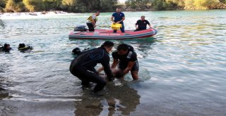 Irmakta Yüzerken Kaybolan Gencin Cesedi Bulundu