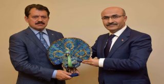 Yeldana Alkış Ve Gözyaşlarıyla Veda