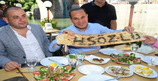 Başkan Sözlü Pozantıda Vatandaşlarla Kucaklaştı