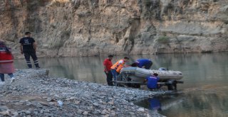 Serinlemek İçin Botan Çayına Giren Asteğmen Kayboldu