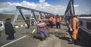 Endonezyada 6,4 Büyüklüğünde Deprem: 10 Ölü