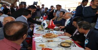 İpekyolu Belediyesinden Van Kahvaltısına Yakışır Sokak