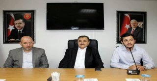 Veysel Eroğlundan Gençlere Teşekkür Ziyareti