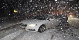 Antalya-Konya Karayolunda Kar Kalınlığı 15 Santimetreye Ulaştı